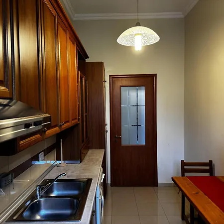 Amazing View & Location -central Apartment