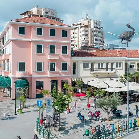 Amazing View & Location -central Apartment