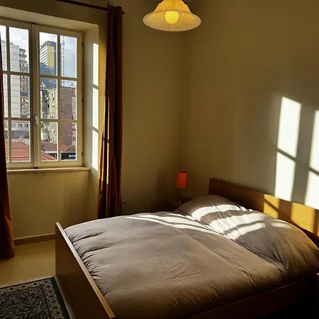 Amazing View & Location -central Apartment